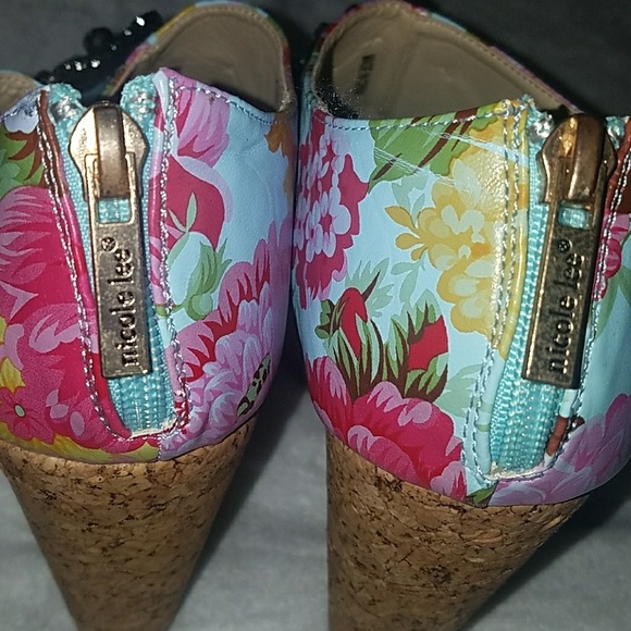 🌺DAMAGED❗️❗️ SELLING AS IS❗️ NICOLE LEE BLING FLORAL WEDGES🌺 - Picture 5 of 8